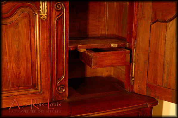 Two tier Louis XV buffet in cherry wood – 18ᵗʰ century