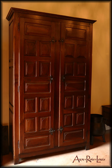 Armoire lingère Louis XIII en noyer – XVIIᵉ siècle – Limousin - ME001