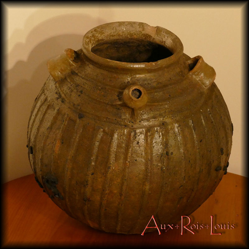 Spherical oil jar with two handles – Auvergne – 18ᵗʰ Century