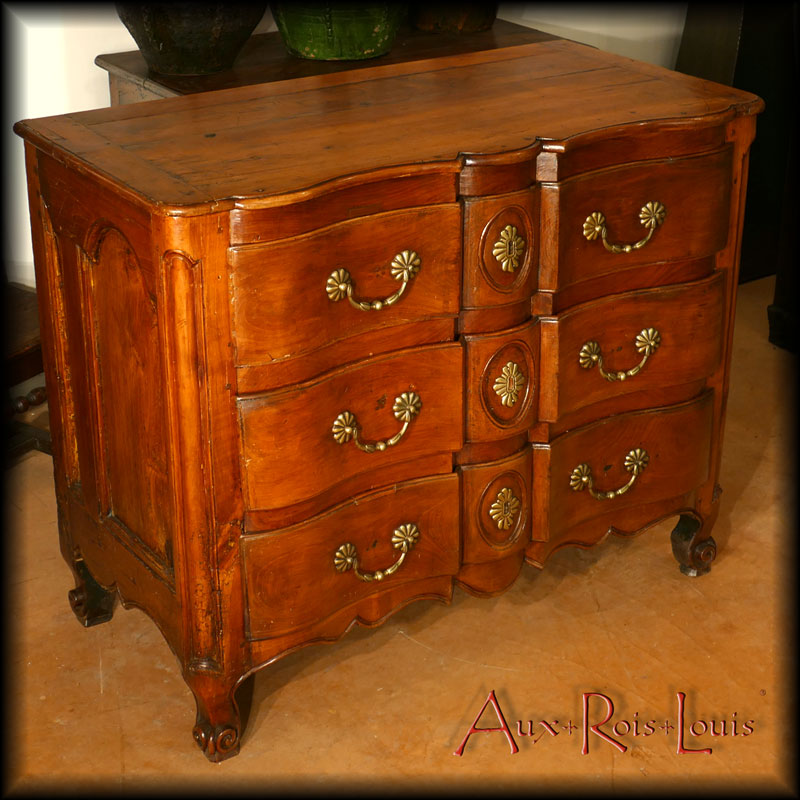 18ᵗʰ century cherrywood commode – South West of France [ME008]
