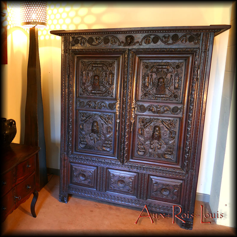 Armoire-coffre de monastère en chêne – XVIIᵉ siècle – Bourgogne