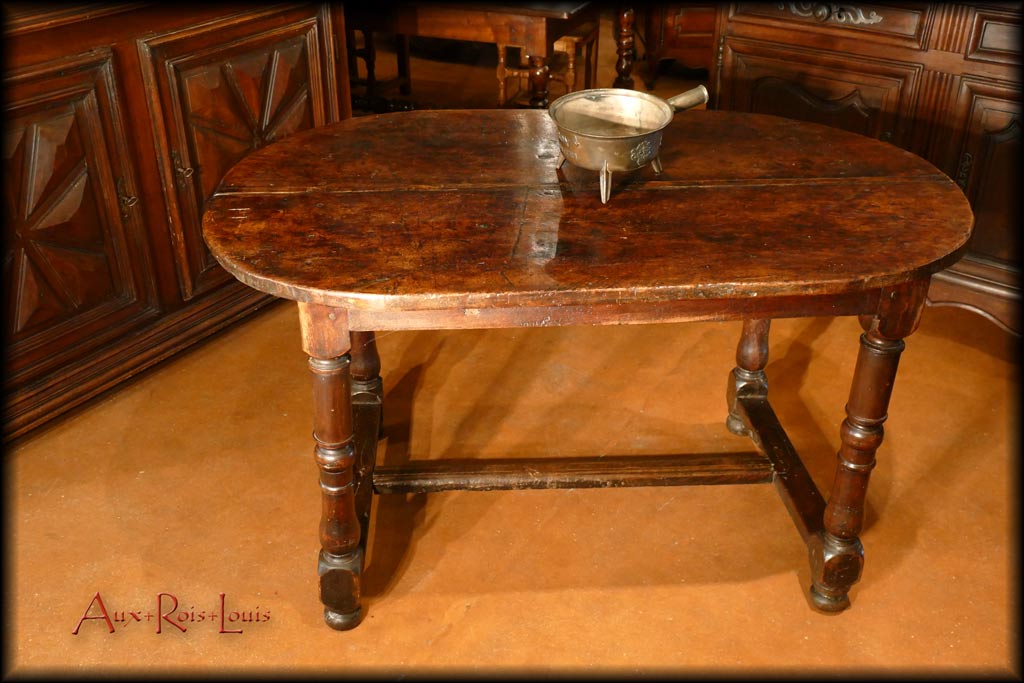 Table d'office Louis XIII en noyer – XVIIᵉ – Périgord