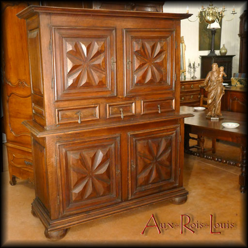 Louis XIII two-tier walnut sideboard – 17ᵗʰ century – Périgord