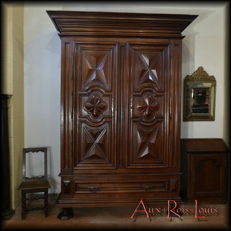 Armoire pantalonnière en merisier – Louis XIV – XVIIIᵉ siècle – Gironde – [ME044]