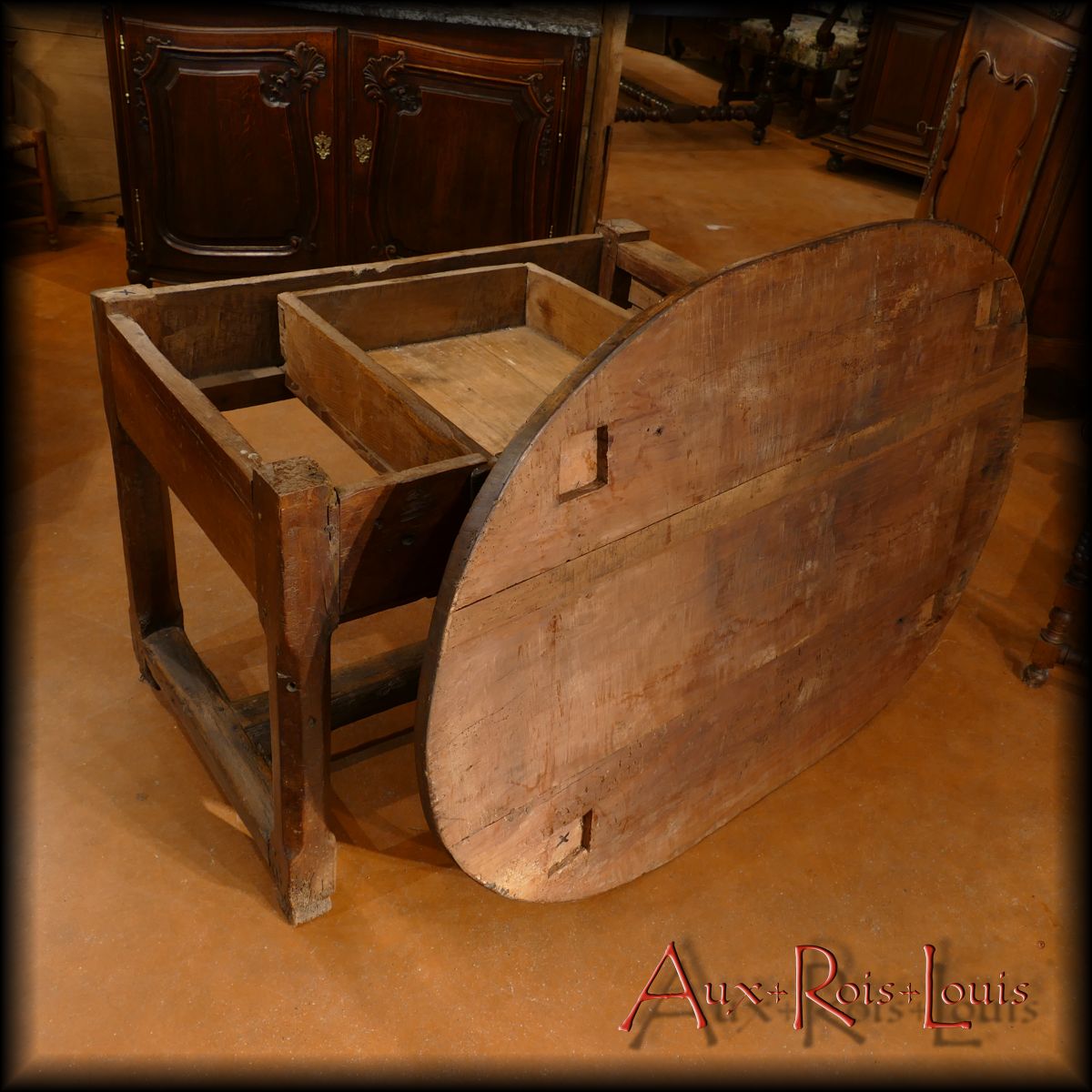 Removable tray
