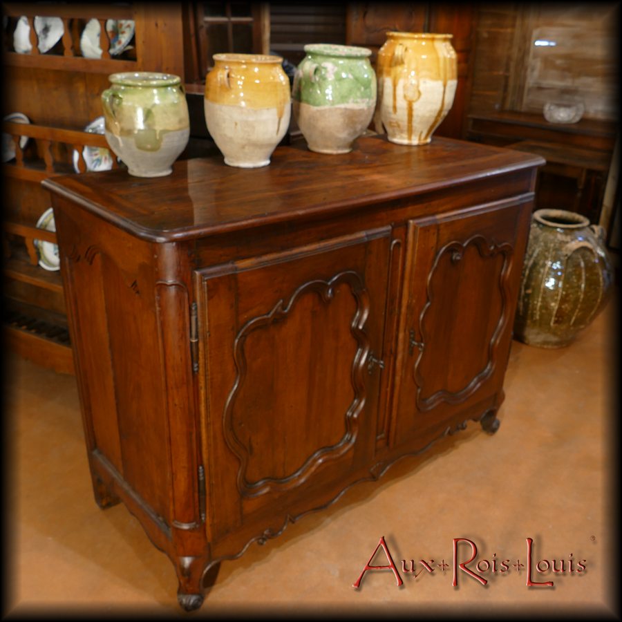 Walnut sideboard with scallop shell – Louis XV – 18th century – Lot Valley – [ME067]