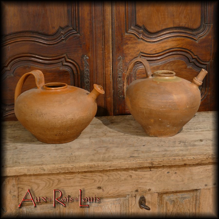 Two water jugs – 19th century – Les Landes – [PA060] [PA061]