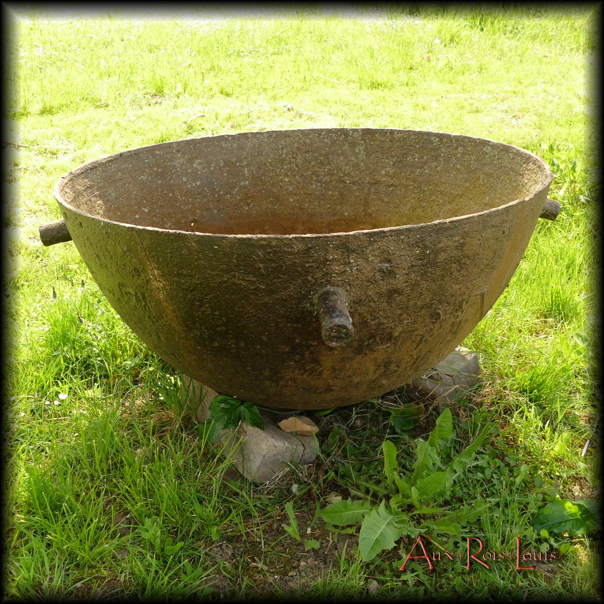 Sugar boiler for the Colonies – 16ᵗʰ century – Fonderies du Périgord – [ME075]