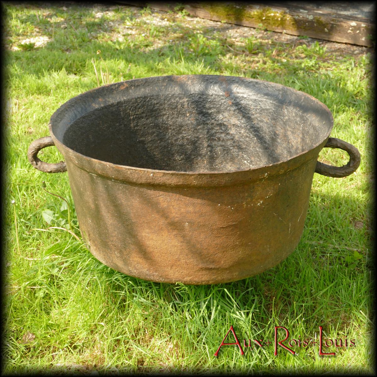 Petit cuvier pour la soupe en fonte de fer – XVIIᵉ siècle – Fonderies du Périgord – [ME077]