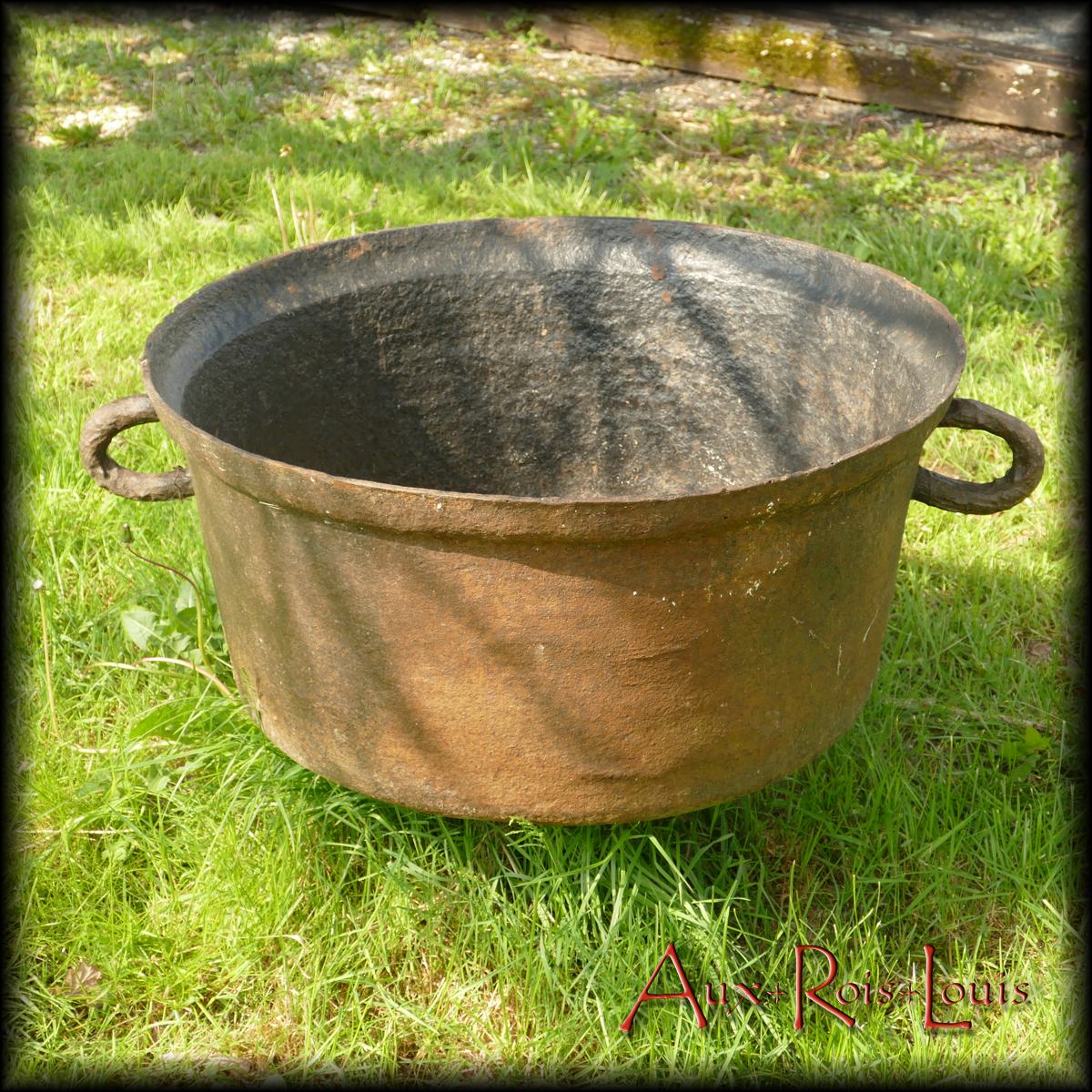 Small vat for the soup in cast iron – 17ᵗʰ century – Fonderies du Périgord – [ME077]