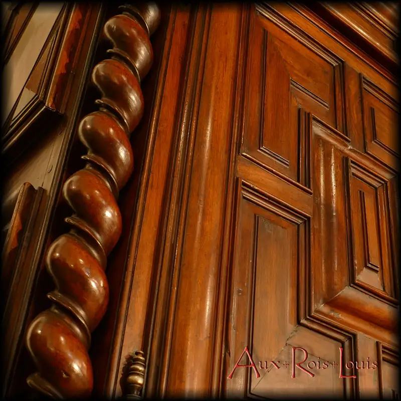 Louis XIV walnut armoire – late 17ᵗʰ century – Périgord – [ME002]